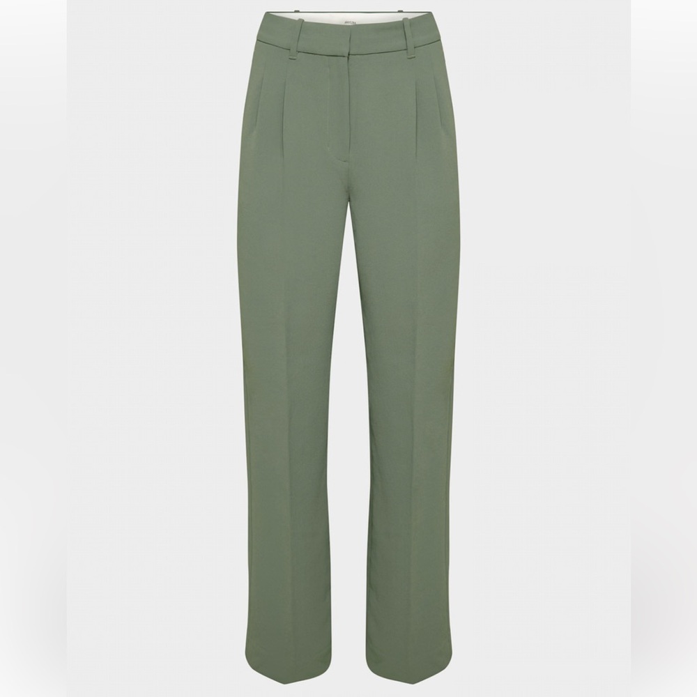 Aritzia Effortless Pants – Light Green Crepette